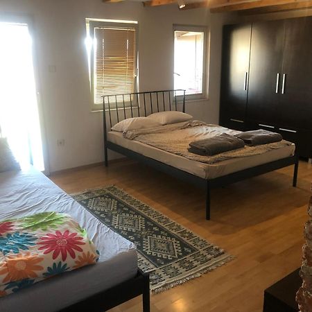 Central Apartment Priştine Dış mekan fotoğraf